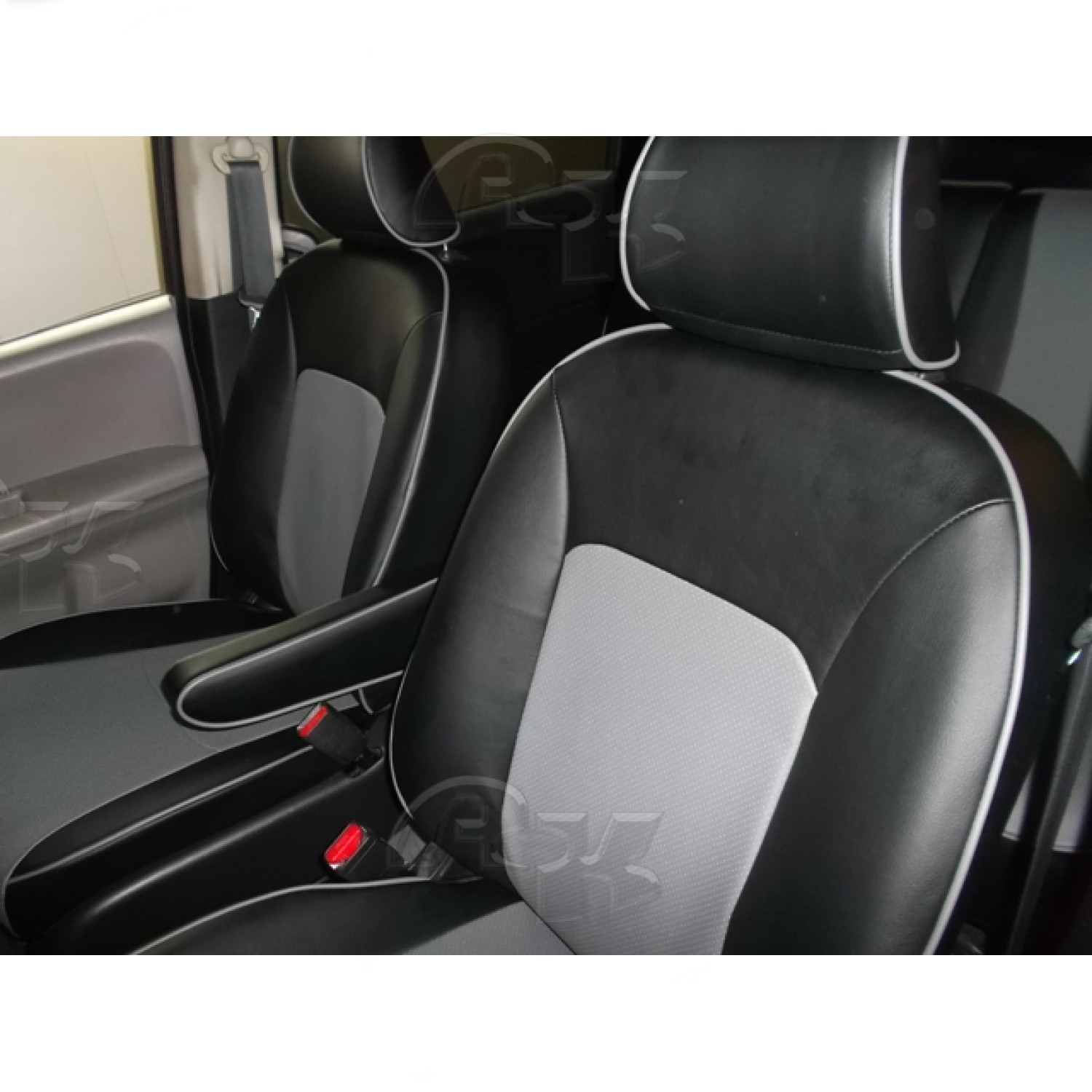 Чехлы из экокожи Honda Freed 60/40 [GB] 05.2008-08.2016  с 2 перед подлок (Мод.363.0) - 2 ряда Автокомфорт