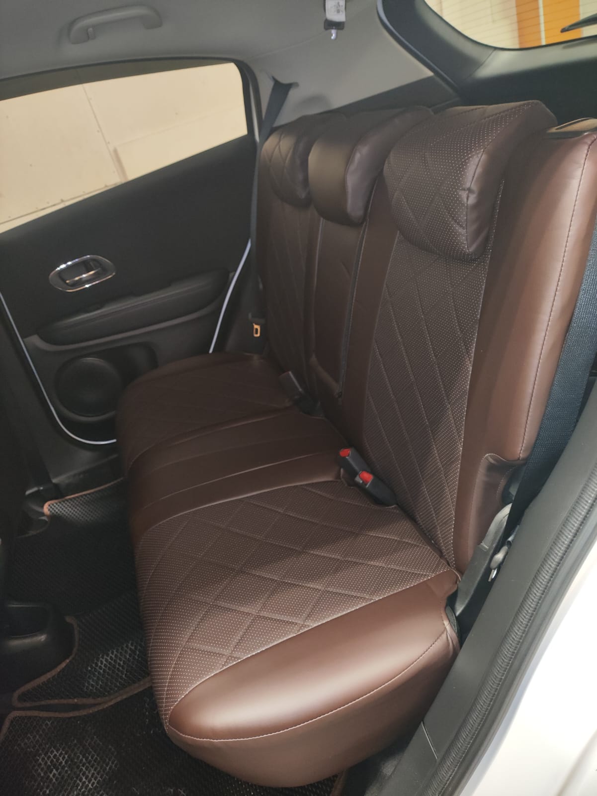 Чехлы из экокожи Honda Vezel / Fit 3 / Shuttle 2013-2018 с подл. Автостиль