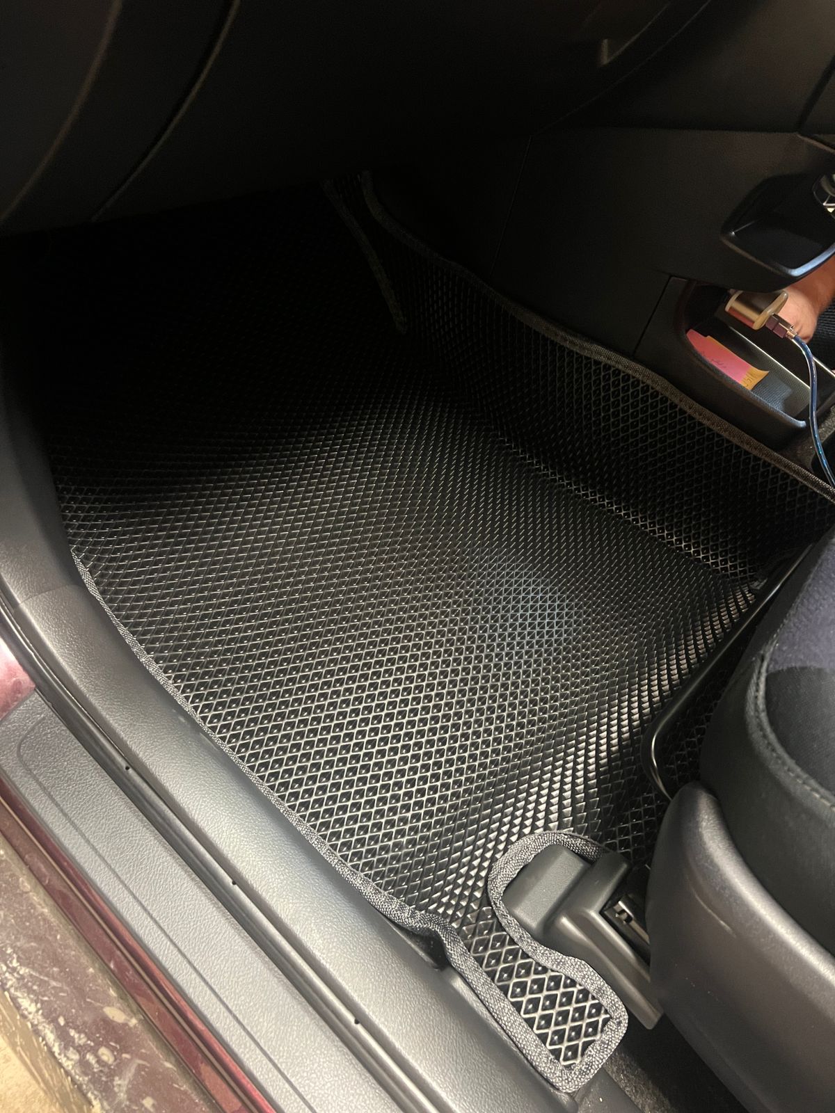 Коврики в салон 3D EVA TOYOTA Wish 20 2WD 2009-2017  С ПОДСТАКАННИКОМ