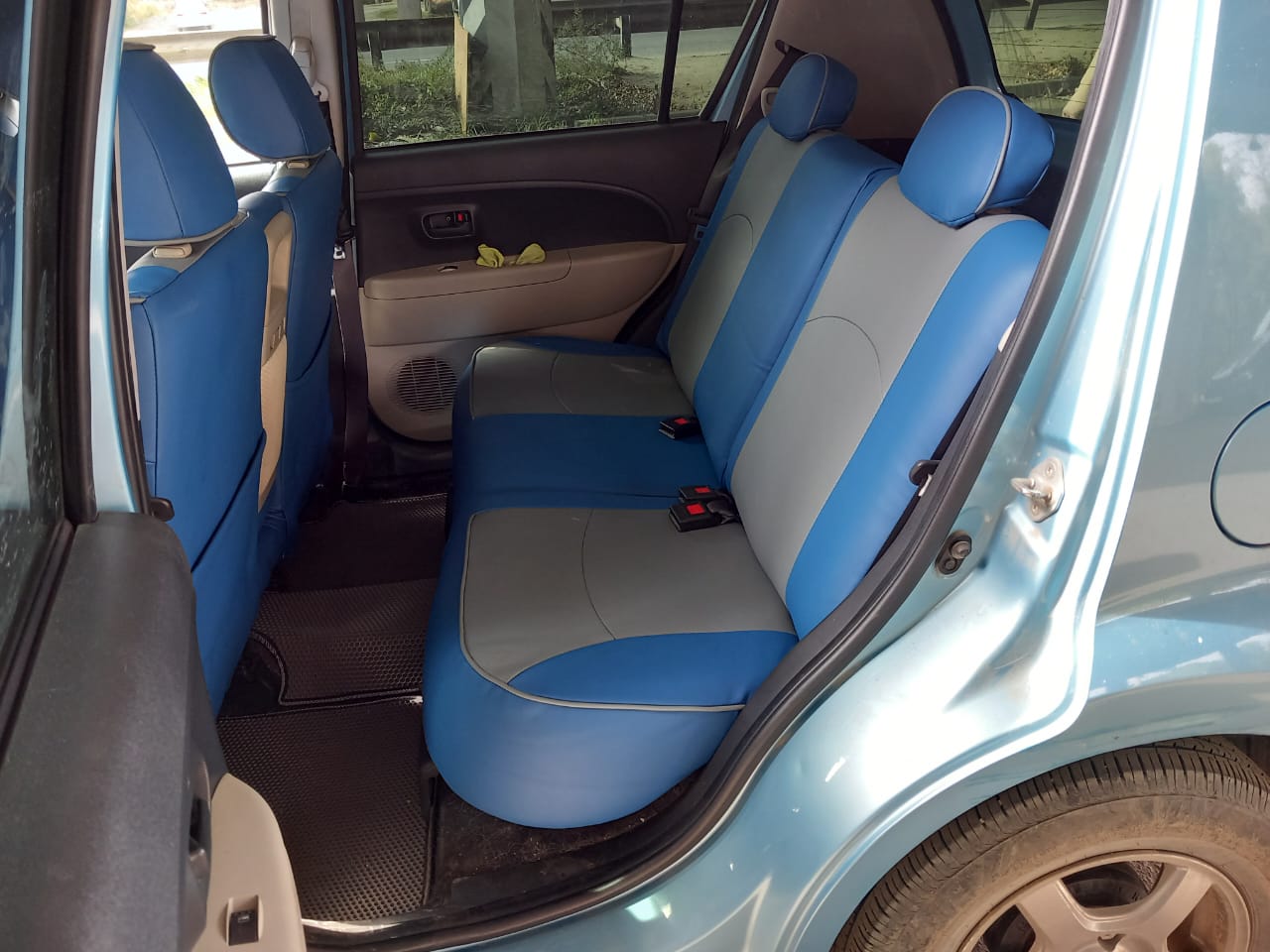 Чехлы из экокожи Toyota Passo (Daihatsu Boon) I+r [XC10] 06.2004-01.2010 1+1,5 (Мод.434.0) Автокомфорт