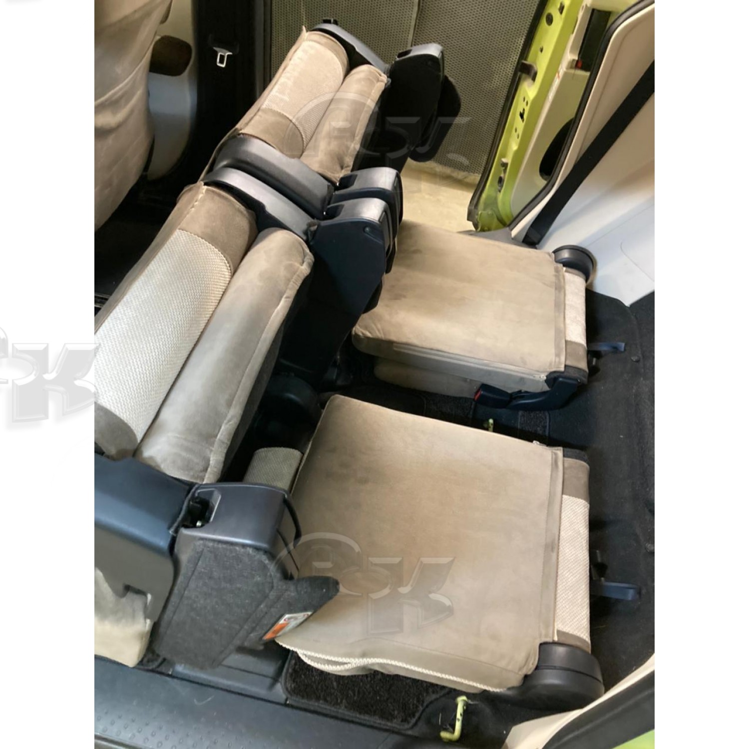 Чехлы из экокожи Toyota Sienta II (XP170) 2015-2022 50/50 без з.подл. (Мод.510.1) - 2 ряда Автокомфорт