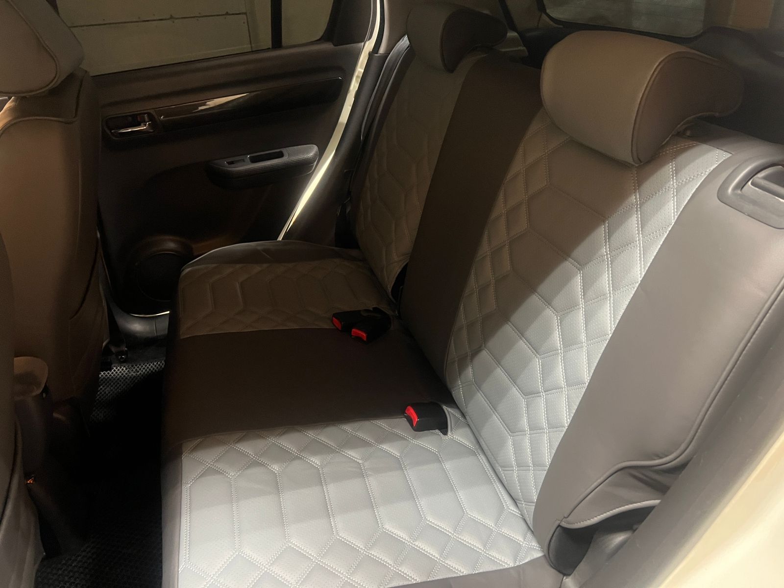 !Чехлы из экокожи Suzuki Swift 2004 - 2010 (Мод.0186.0) Правый руль Автокомфорт