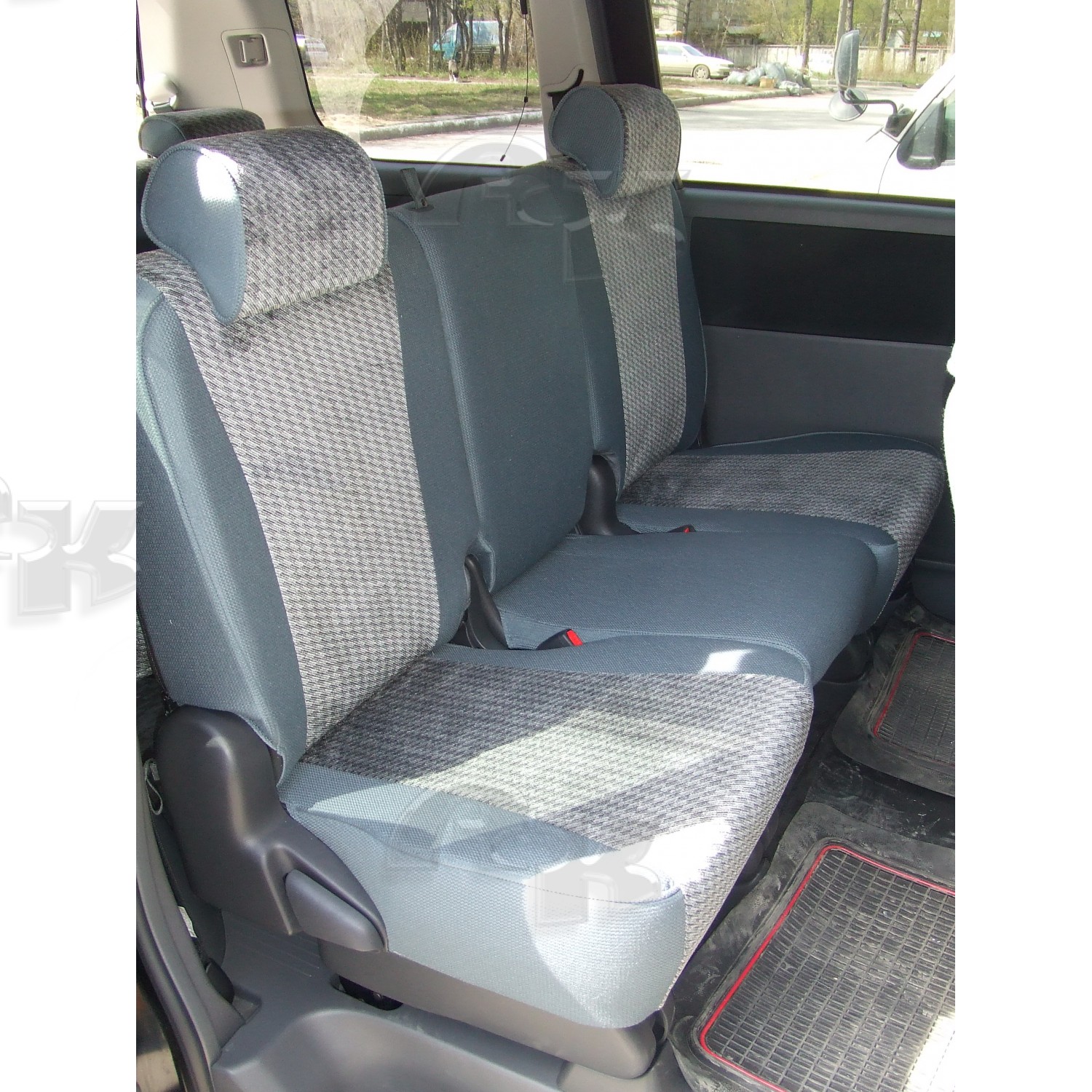 Чехлы из экокожи Toyota Voxy (Noah) 70 75 06.2007-12.2013 40/20/40 (Мод.270.1) - 2 ряда Автокомфорт