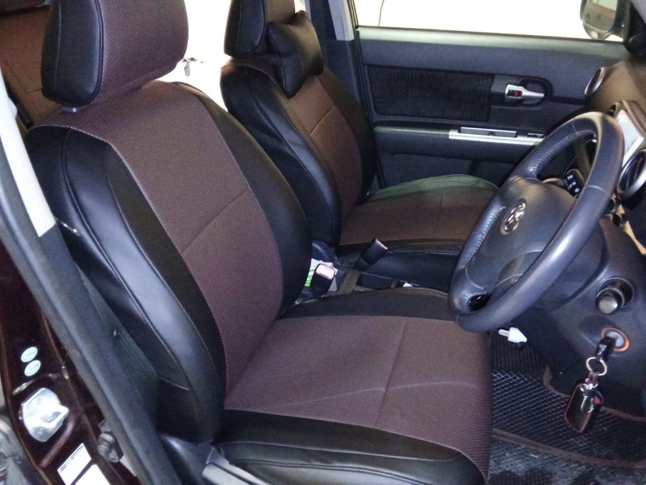 Чехлы из экокожи Toyota Corolla Rumion I+r [E150] 10.2007-12.2015 диван, без з.подл. (Мод.481.0) Автокомфорт