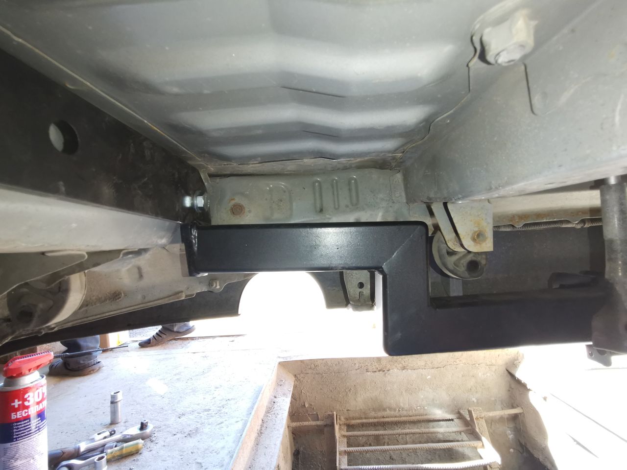 Фаркоп Toyota Alphard 2WD/4WD 2002-2008 тип шара A Halty