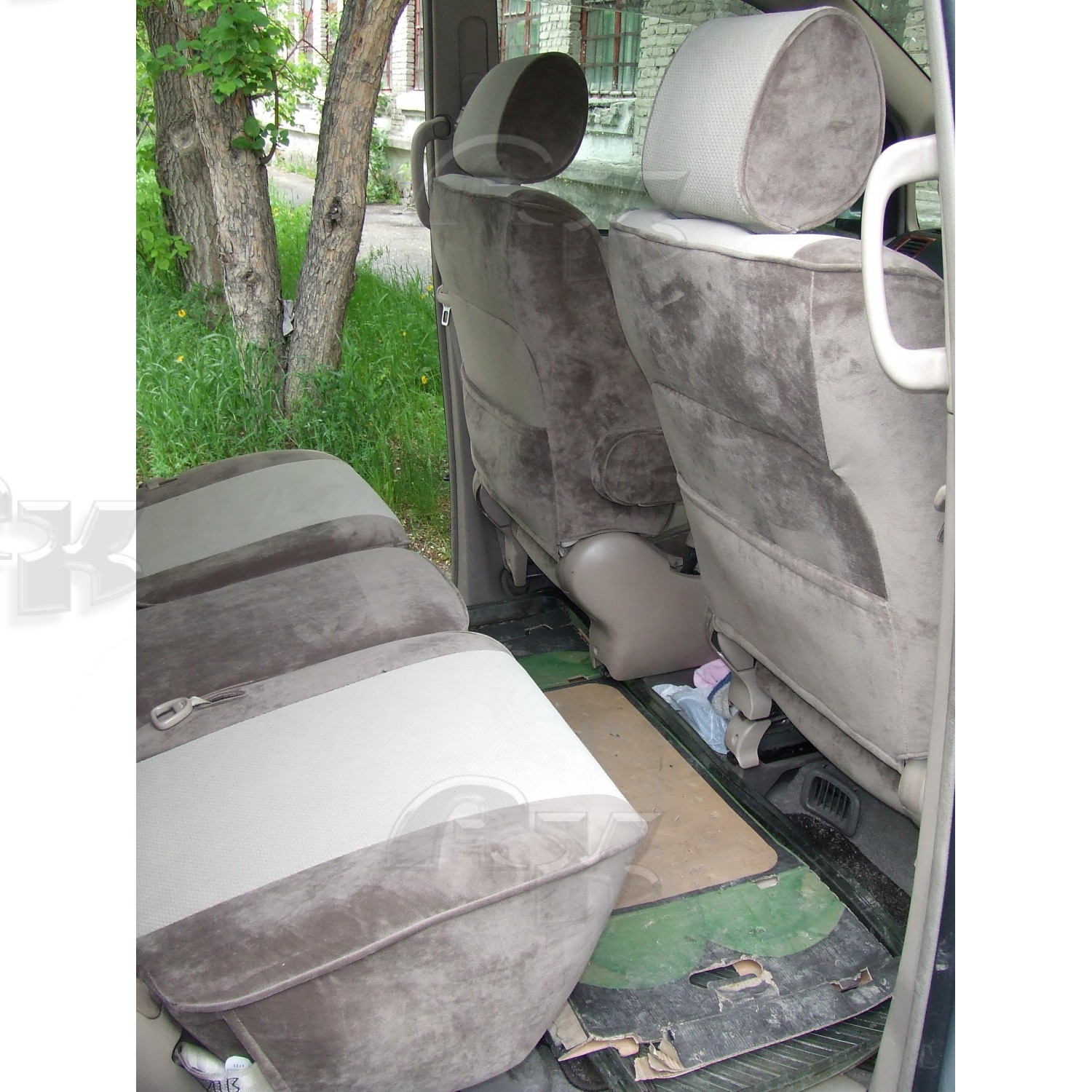 Чехлы из экокожи Toyota Voxy (Noah) 60 65 2001-2007 вращ.сид. (Мод.244.0) - 3 ряда Автокомфорт