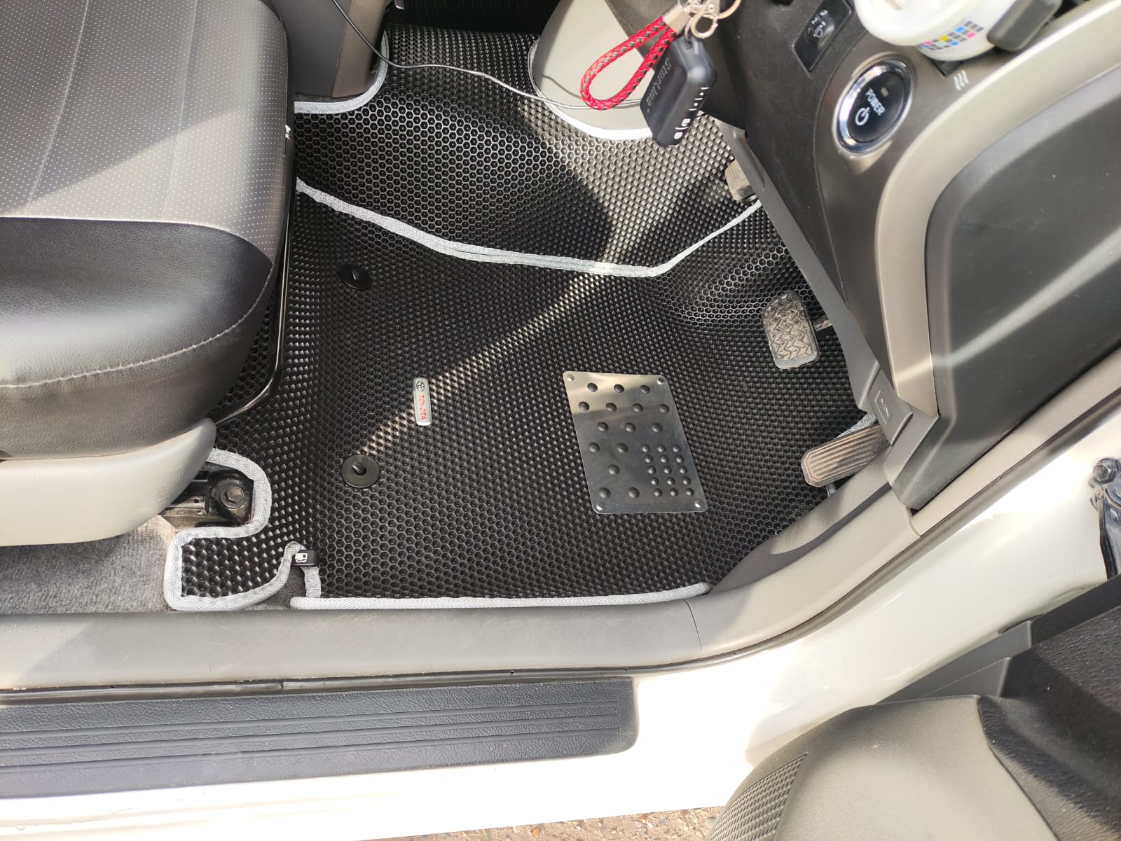 Коврики в салон EVA 3D Toyota Prius 20 2003 - 2011