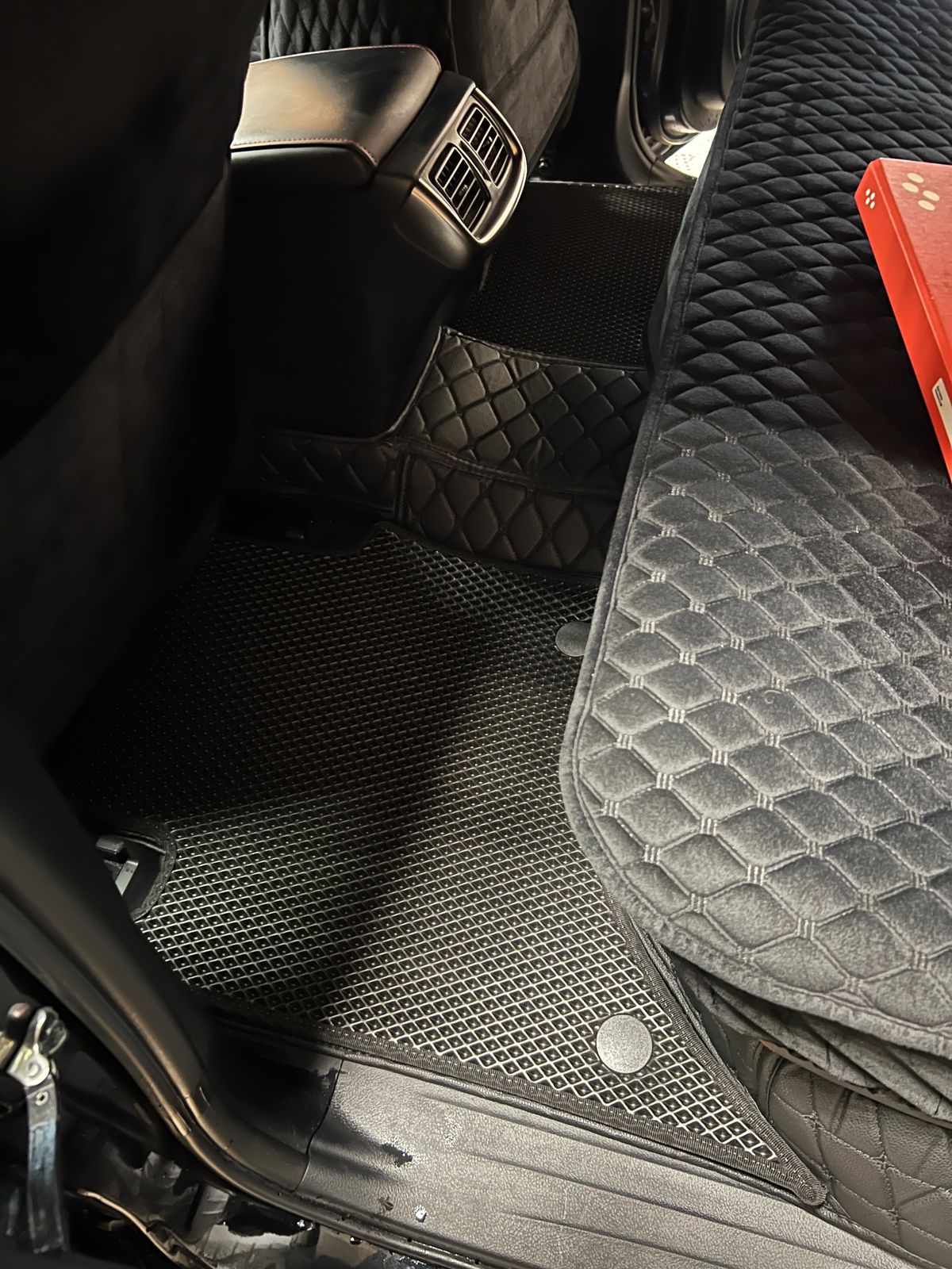!Коврики в салон кожаные 3D Toyota Hilux с 2015г Левый руль