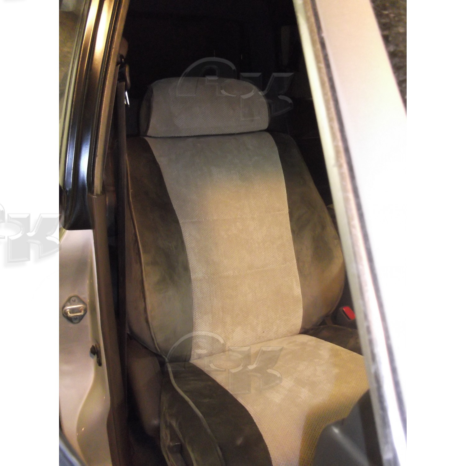 Чехлы  Toyota Land Cruiser 80 1989-1997 1+1.5 50/50 10 мест (Мод.357.0) Автокомфорт