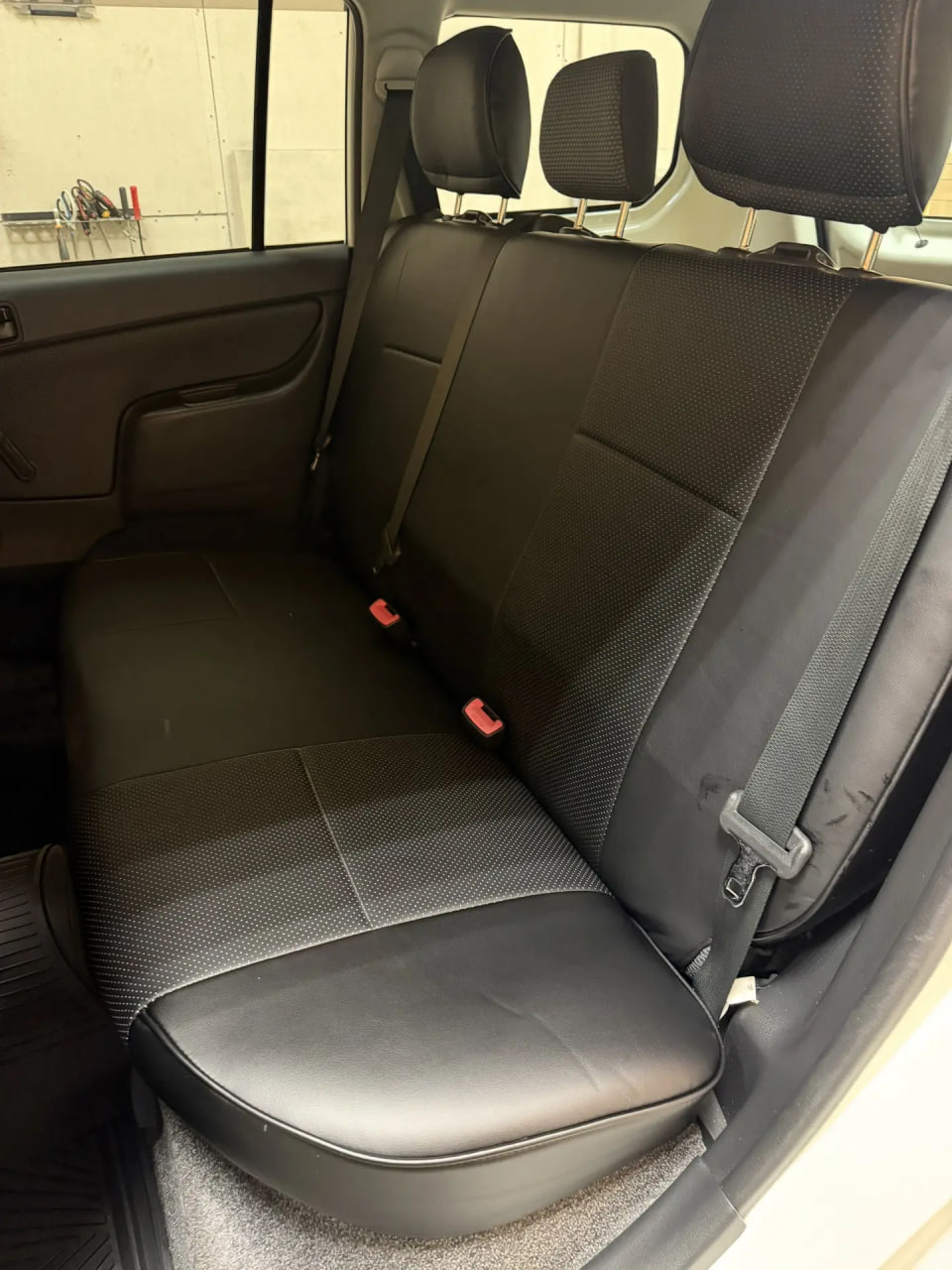 Чехлы из экокожи Toyota Probox / Succeed 50 55 2002-2014 разд. подг. (Мод.266.0) Автокомфорт