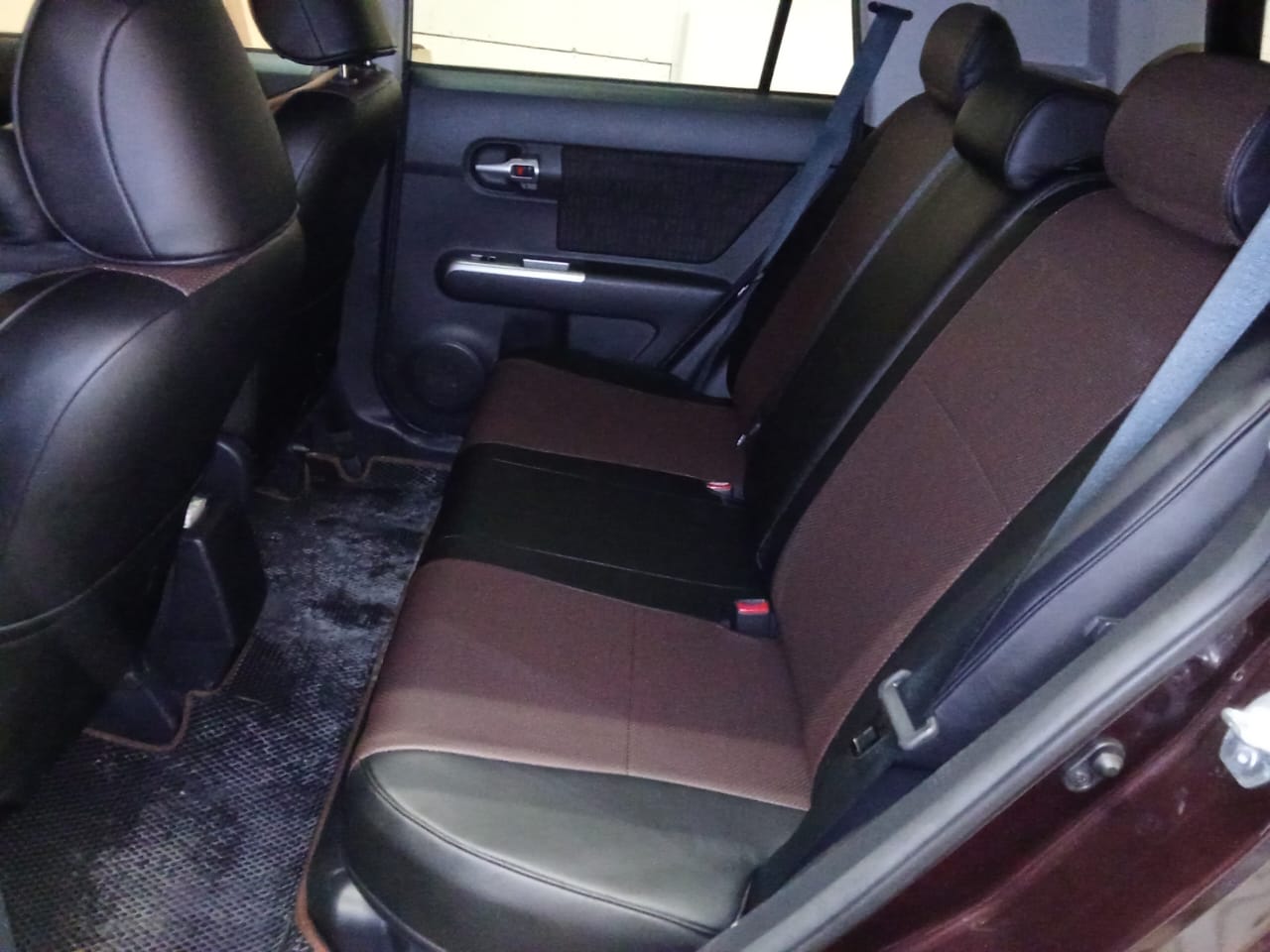 Чехлы из экокожи Toyota Corolla Rumion I+r [E150] 10.2007-12.2015 диван, без з.подл. (Мод.481.0) Автокомфорт