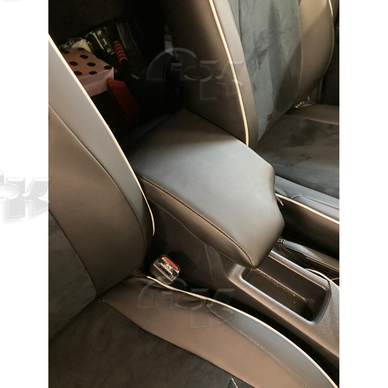 Чехлы из экокожи Toyota Hilux Pick Up VIII+r [AN120] 05.2015-07.2020 60/40 (Мод.385.0) Автокомфорт
