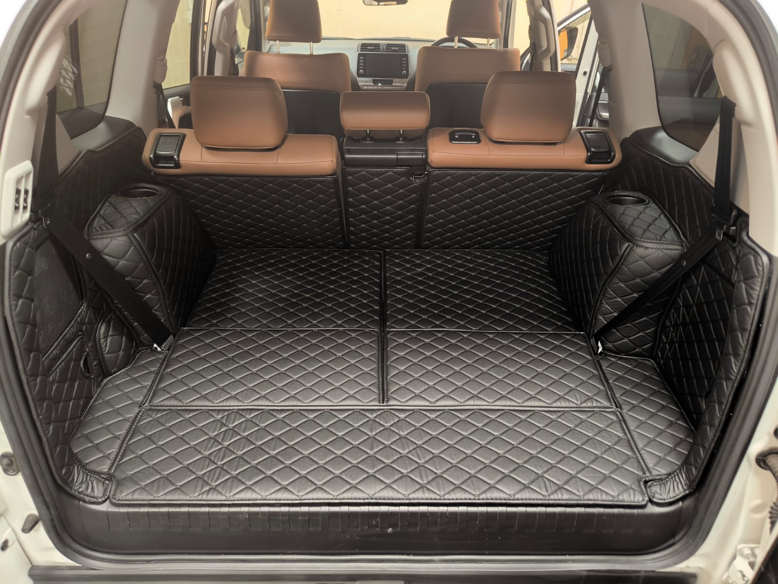Коврик 3D в багажник кожаный Toyota Land Cruiser Prado 150 7 мест, правый руль