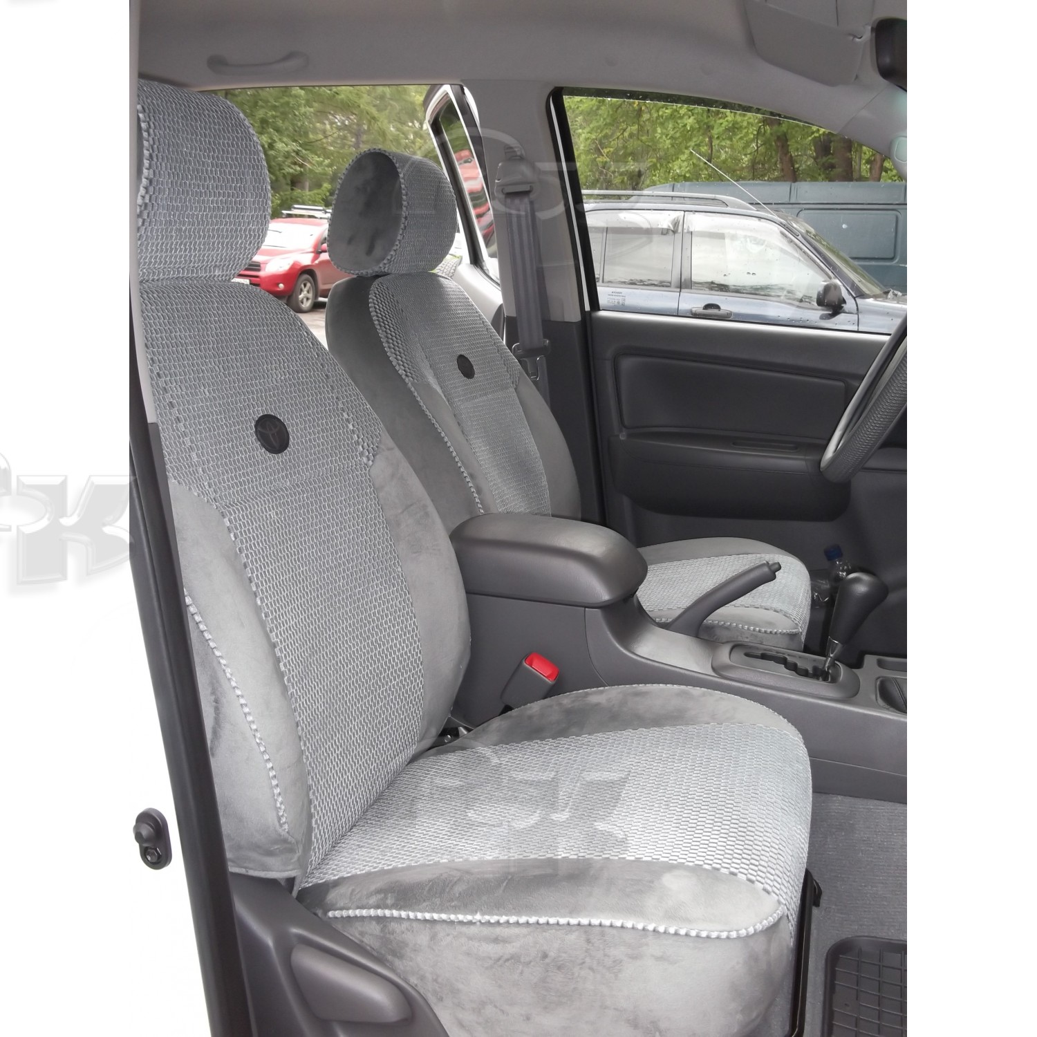 Чехлы из экокожи Toyota Hilux Pick Up VII [AN10,AN20] 07.2011-10.2015 без выступа Сидение сплошн. (Мод.219.0) Автокомфорт